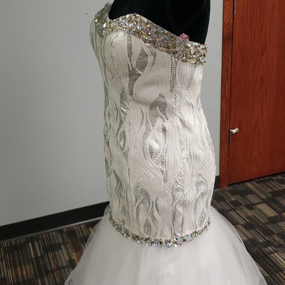 Blush,prom,white, strapless, mermaid, size 8 - Picture 10 of 14